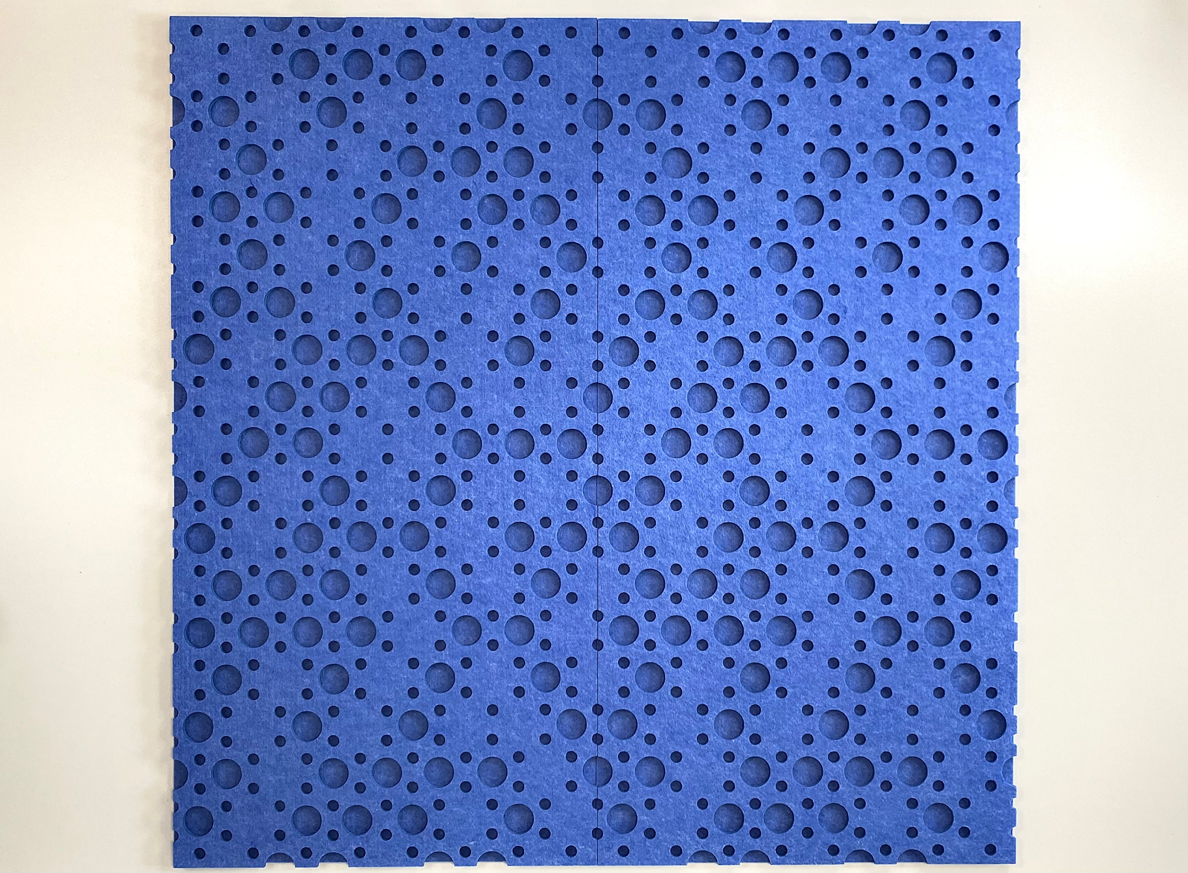DOTS PET FELT